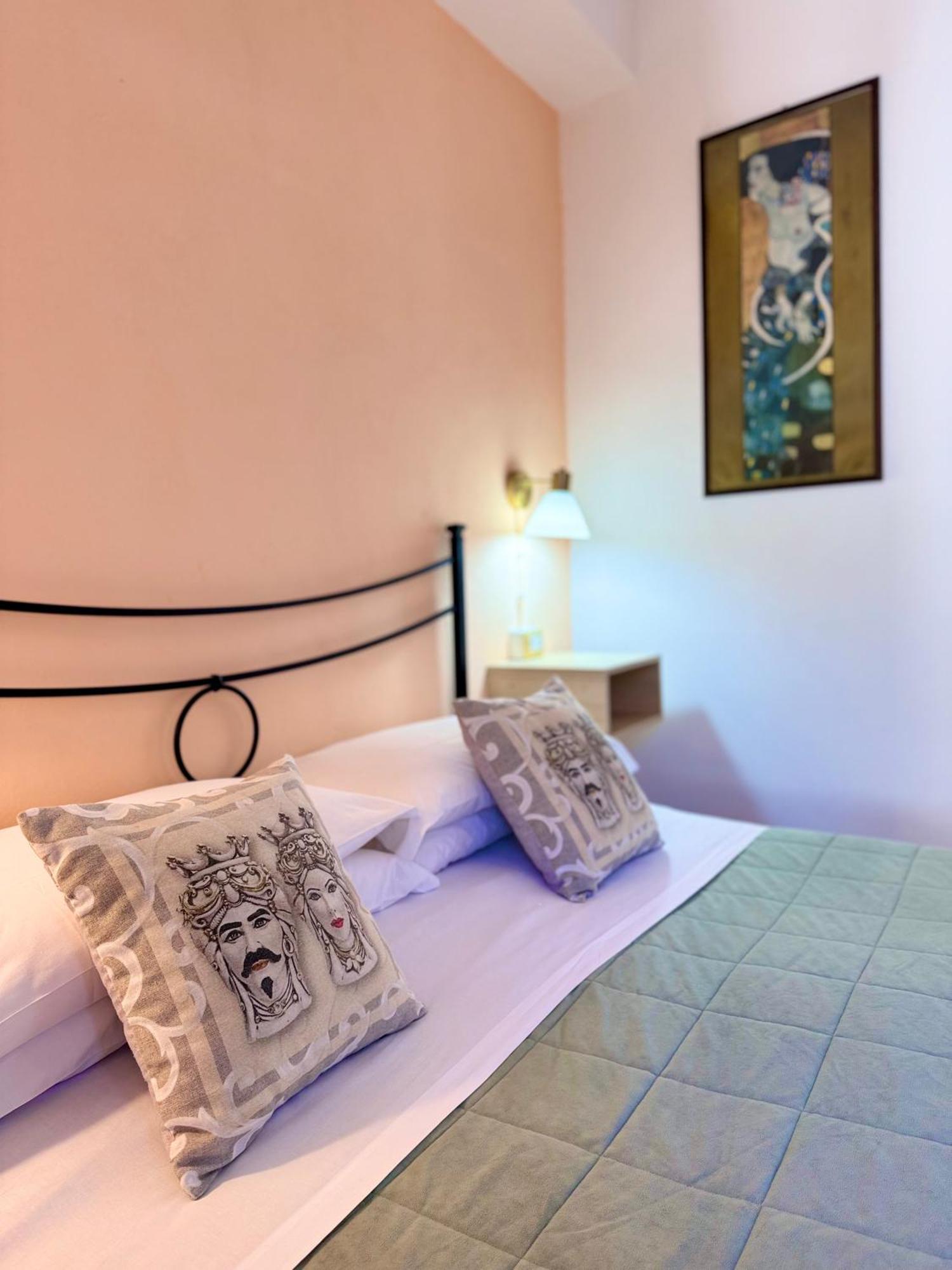 Taormina'S Sun Bed & Breakfast Exterior foto