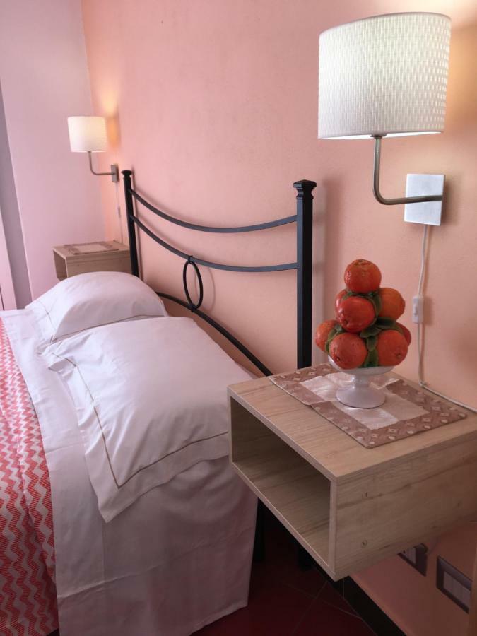 Taormina'S Sun Bed & Breakfast Exterior foto